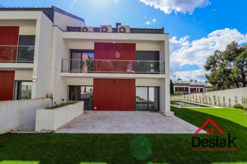 Moradia V4 para arrendamento com piscina em Viseu