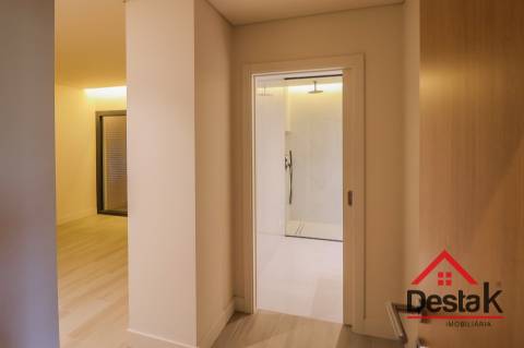 Moradia V4 para arrendamento com piscina em Viseu
