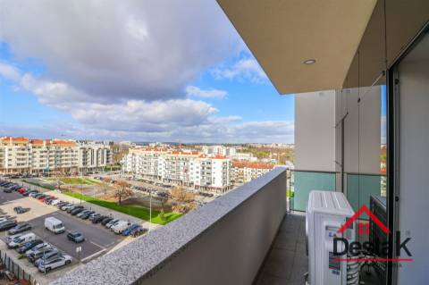 Apartamento T3 para arrendamento junto do Palácio do Gelo