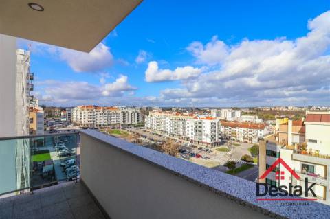 Apartamento T3 para arrendamento junto do Palácio do Gelo