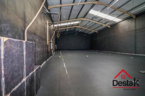 Armazém industrial em Viseu