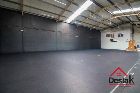 Armazém industrial em Viseu