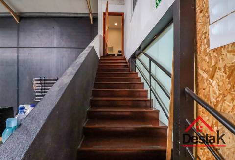 Armazém industrial em Viseu