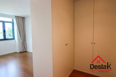 Apartamento T2 Mobilado para Arrendamento em Viseu