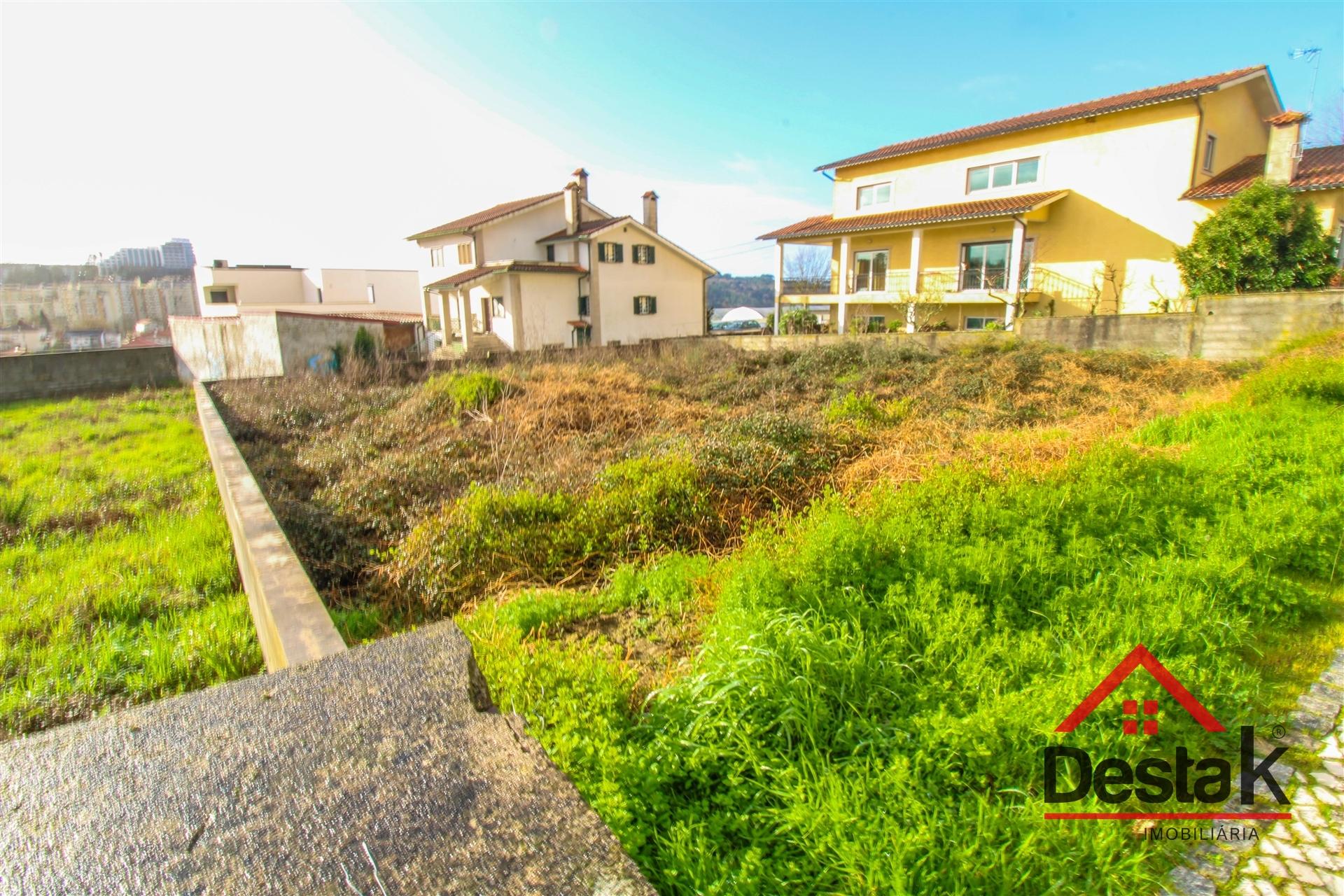 Terreno para construção com 600 m²