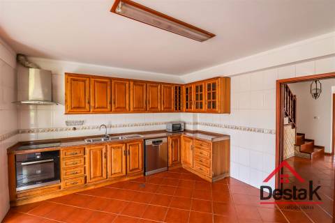 Moradia V3+1 situada no Viso Norte