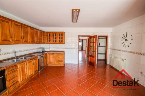 Moradia V3+1 situada no Viso Norte