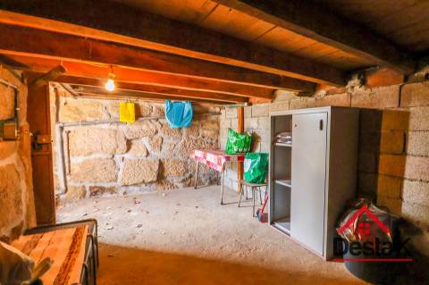 Moradia Isolava V2 para remodelar em Viseu