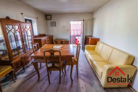 Moradia Isolava V2 para remodelar em Viseu