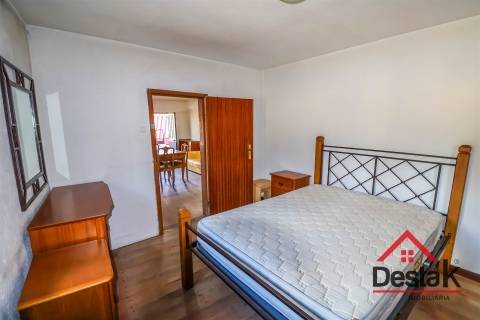 Moradia Isolava V2 para remodelar em Viseu