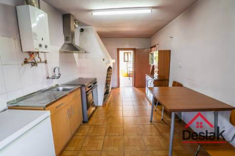 Moradia Isolava V2 para remodelar em Viseu