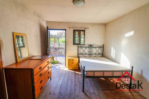 Moradia Isolava V2 para remodelar em Viseu