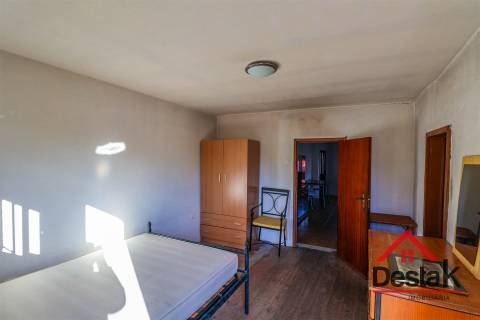 Moradia Isolava V2 para remodelar em Viseu