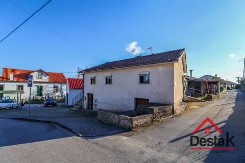 Moradia Isolava V2 para remodelar em Viseu