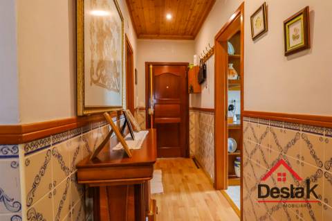 Apartamento T4 remodelado em Viseu