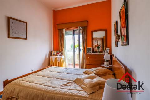 Apartamento T4 remodelado em Viseu