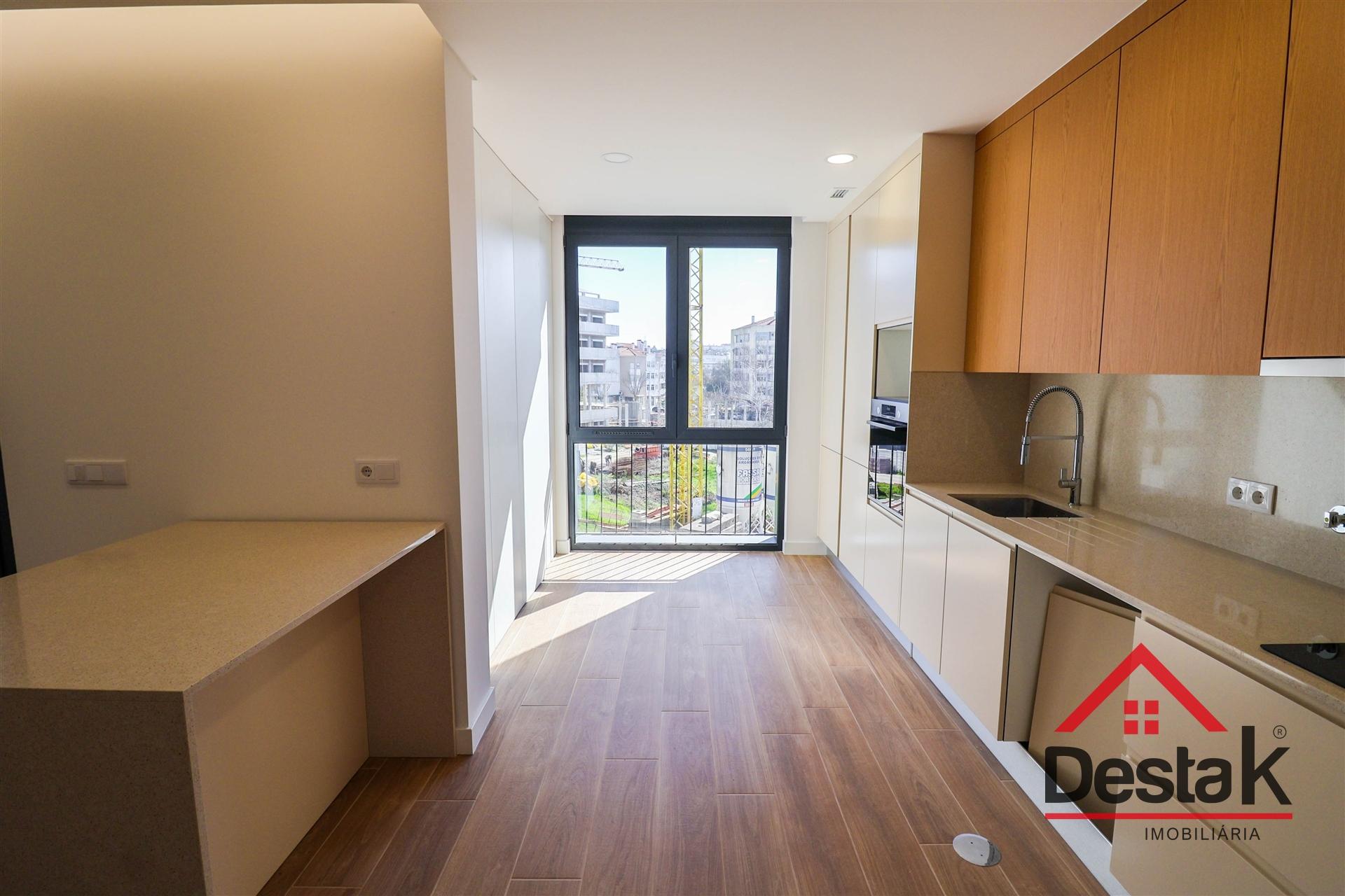 Apartamento T2 Novo para Arrendamento em Viseu