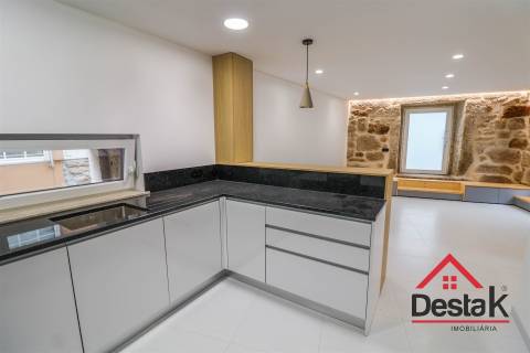 Moradia V3 de charme com fachada em granito – Conforto moderno entre Viseu e Vouzela