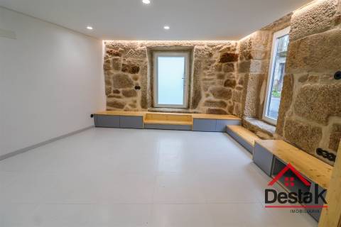 Moradia V3 de charme com fachada em granito – Conforto moderno entre Viseu e Vouzela