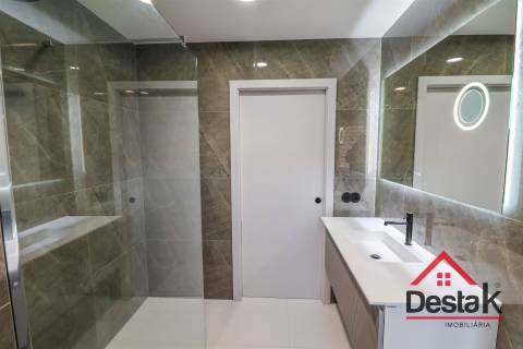 Moradia V3 de charme com fachada em granito – Conforto moderno entre Viseu e Vouzela
