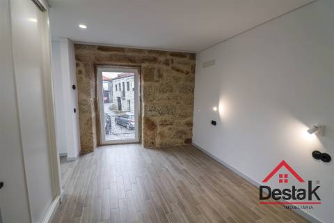 Moradia V3 de charme com fachada em granito – Conforto moderno entre Viseu e Vouzela