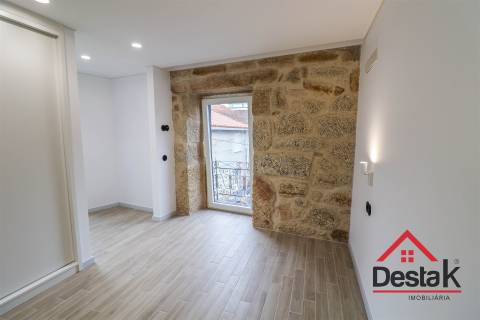 Moradia V3 de charme com fachada em granito – Conforto moderno entre Viseu e Vouzela