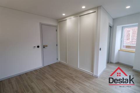 Moradia V3 de charme com fachada em granito – Conforto moderno entre Viseu e Vouzela