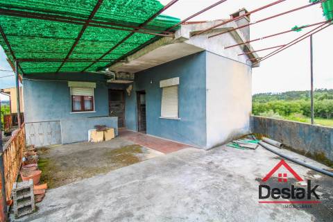 Moradia Geminada V4 para remodelar