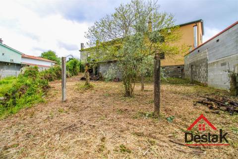 Moradia Geminada V4 para remodelar