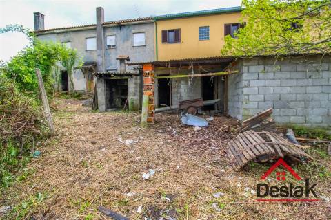 Moradia Geminada V4 para remodelar