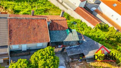 Moradia Geminada V4 para remodelar
