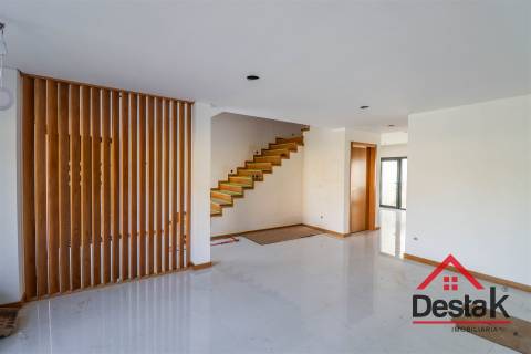 Moradia em Banda V3+1 situada no Campo, Viseu