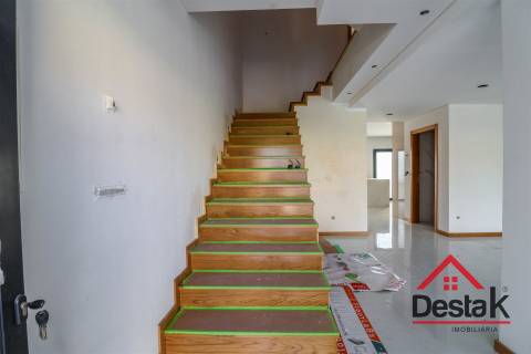 Moradia em Banda V3+1 situada no Campo, Viseu