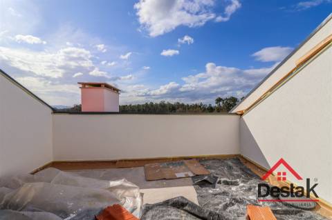 Moradia em Banda V3+1 situada no Campo, Viseu