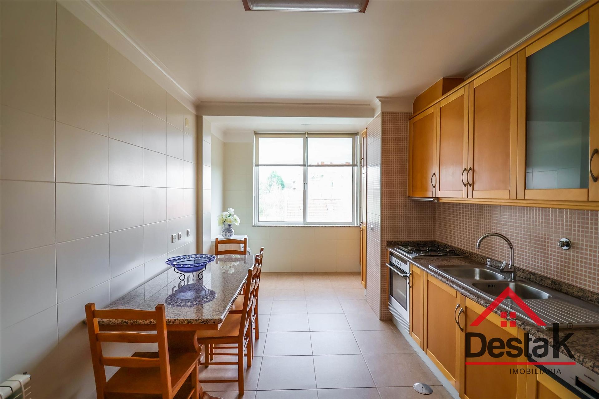 Apartamento T3 para Arrendar em Marzovelos