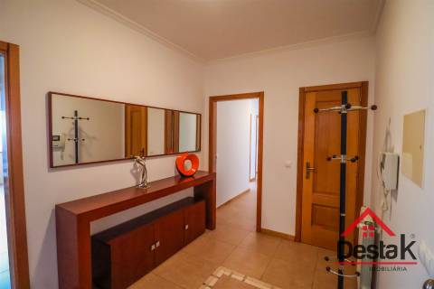 Apartamento T3 para Arrendar em Marzovelos