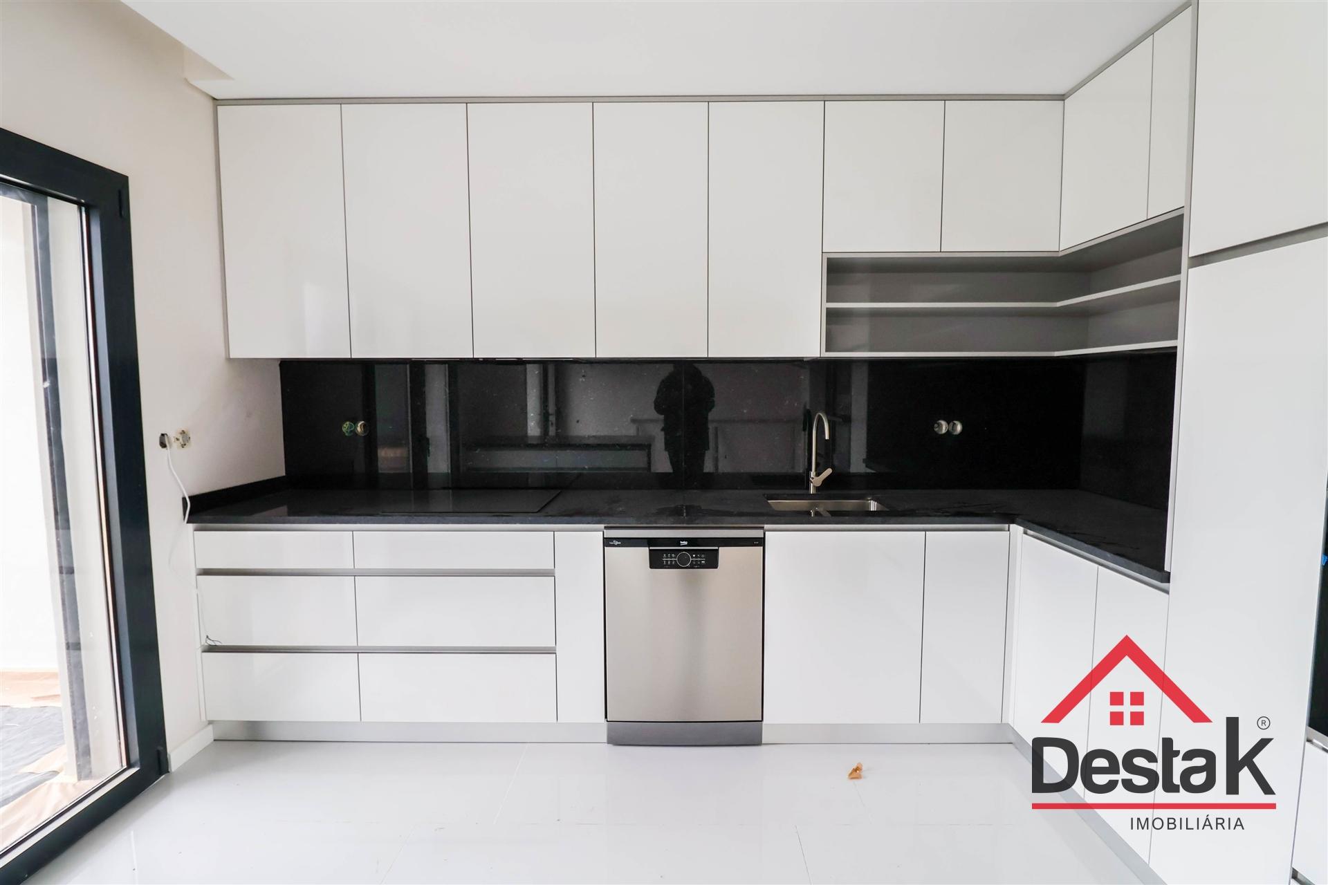 Moradia em Banda V3+1 situada no Campo, Viseu