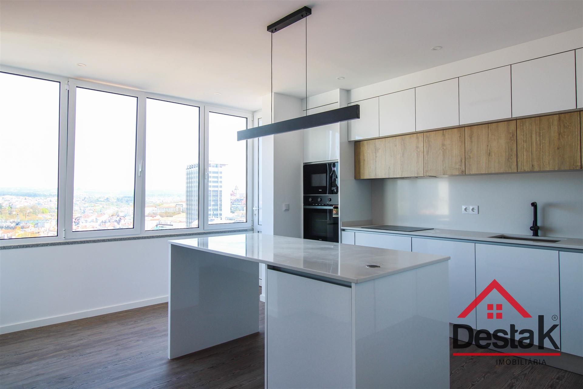 Apartamento T3+1 Renovado no centro de Viseu
