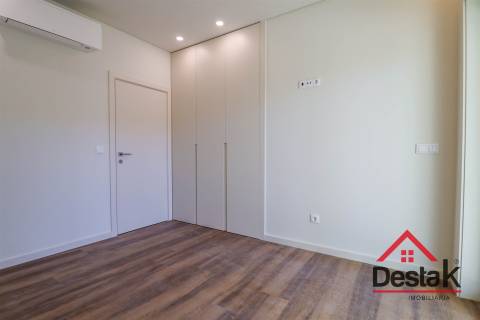 Apartamento T3+2 Duplex Novo