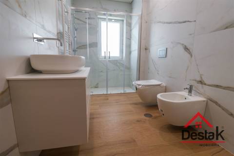 Apartamento T3+2 Duplex Novo