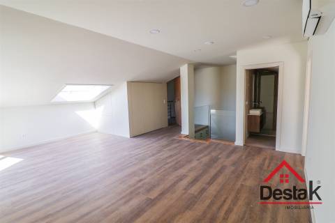 Apartamento T3+2 Duplex Novo