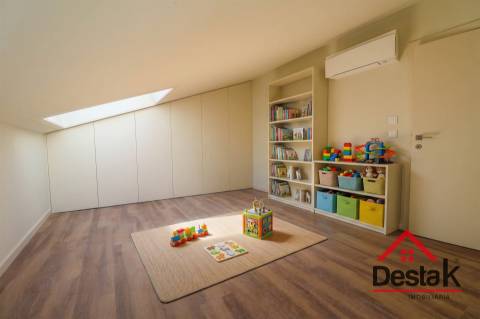 Apartamento T3+2 Duplex Novo