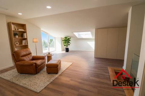 Apartamento T3+2 Duplex Novo