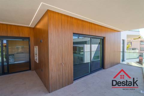 Apartamento T3+2 Duplex Novo