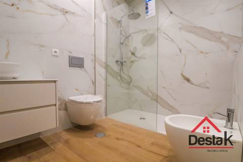 Apartamento T3+2 Duplex Novo