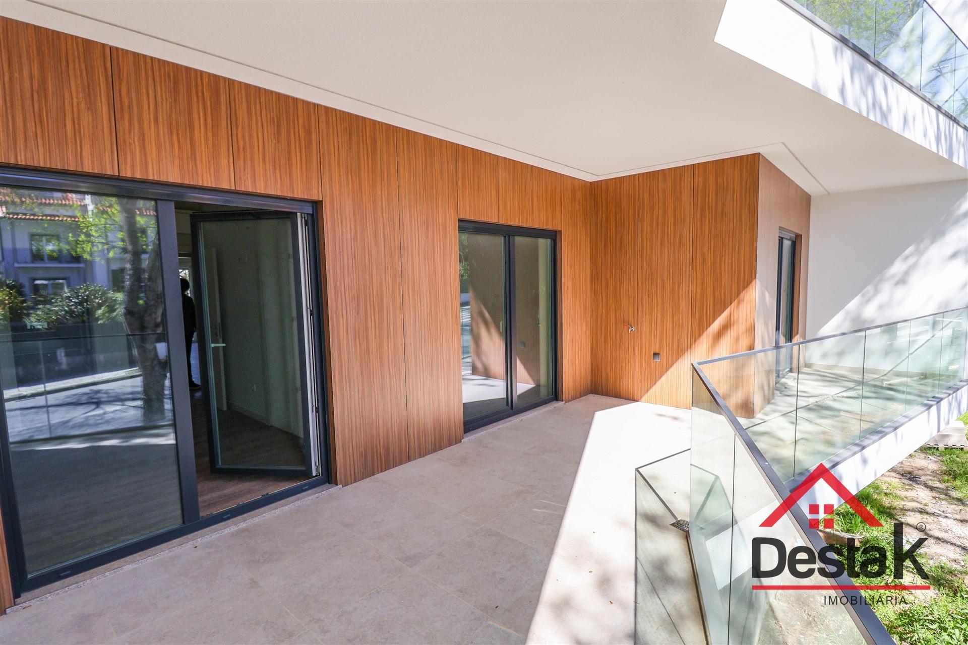 Apartamento T3+2 Duplex Novo