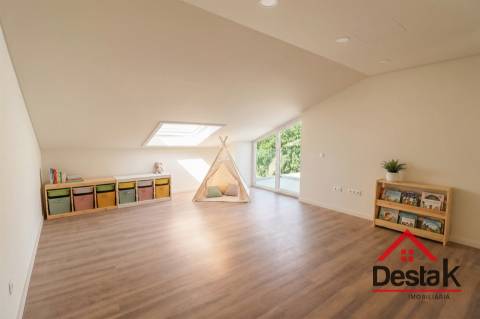 Apartamento T3+2 Duplex Novo