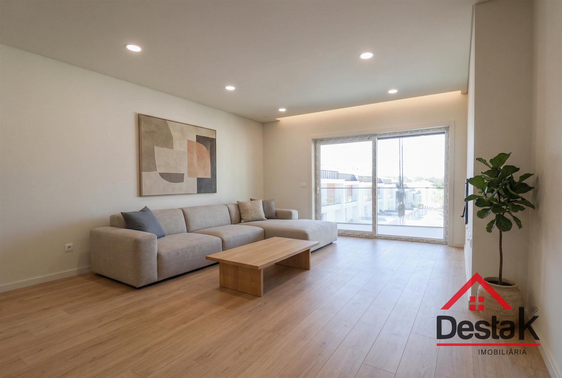 Apartamento T3+2 Duplex Novo