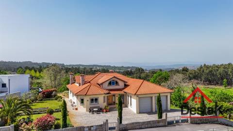 Fantástica Moradia isolada V4 em Lordosa, Viseu
