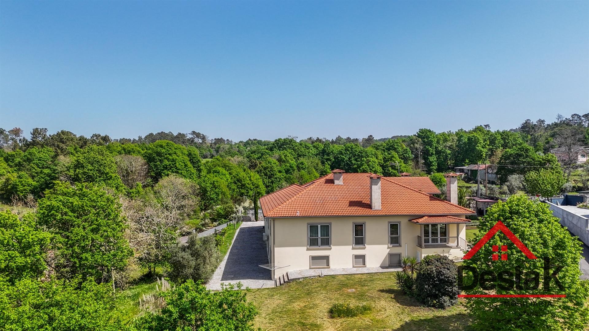 Fantástica Moradia isolada V4 em Lordosa, Viseu